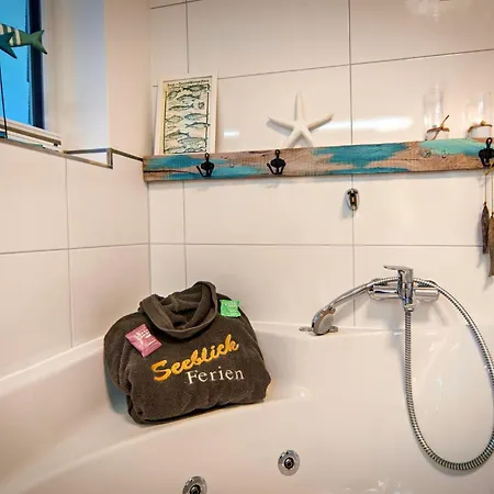 Ferienhaus-boje-by-seeblick-ferien-oro-direkte-wasserlage-sauna Casa de Férias *