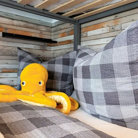 Ferienhaus-boje-by-seeblick-ferien-oro-direkte-wasserlage-sauna * Olpenitz